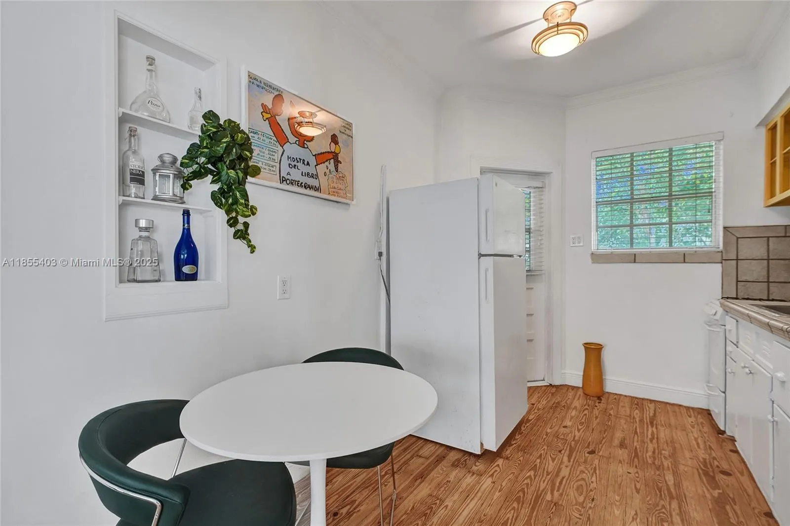 717 Espanola Way, #204