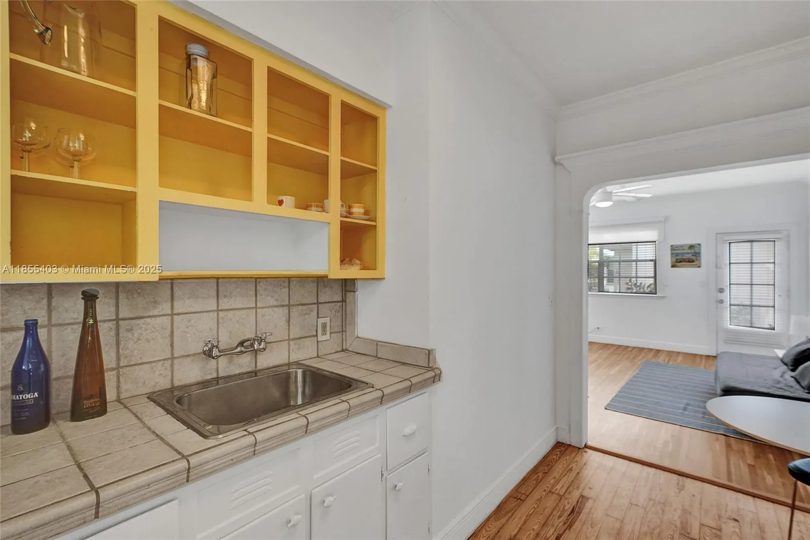 717 Espanola Way, #204