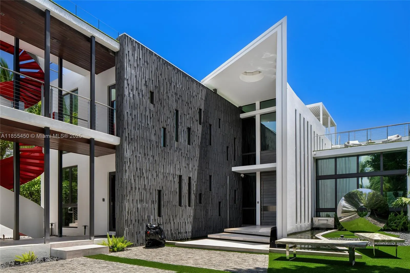 528 Lakeview Ct