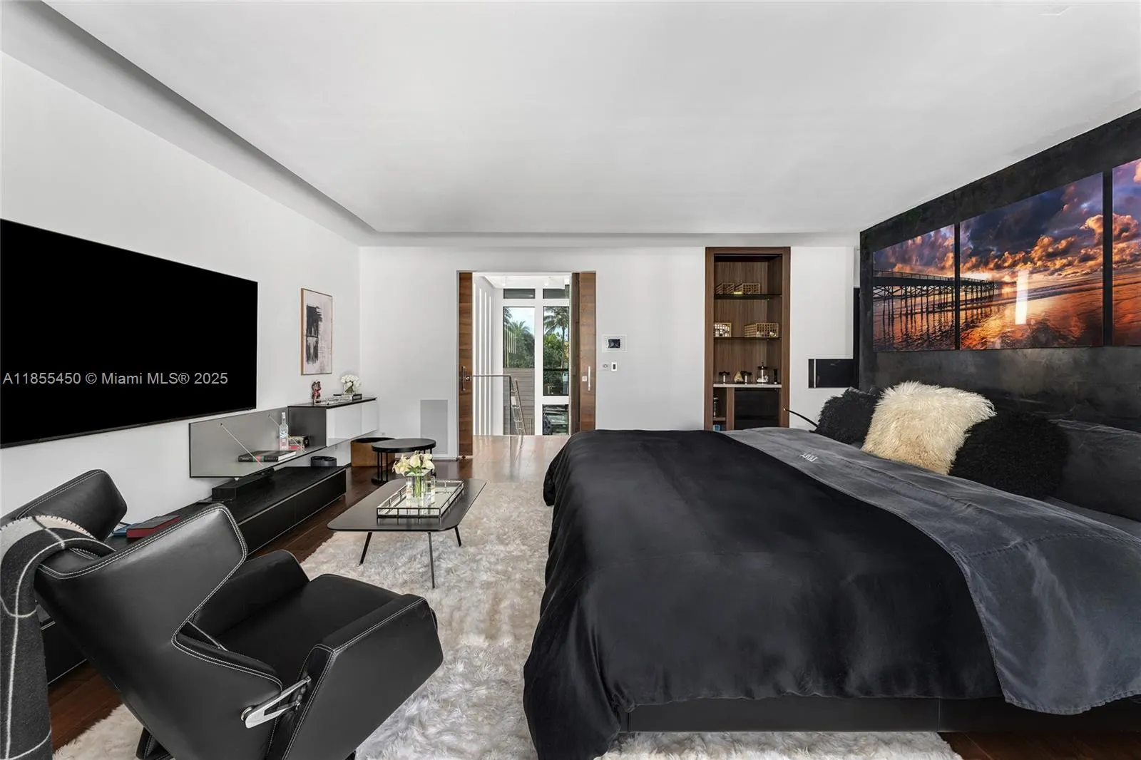 528 Lakeview Ct