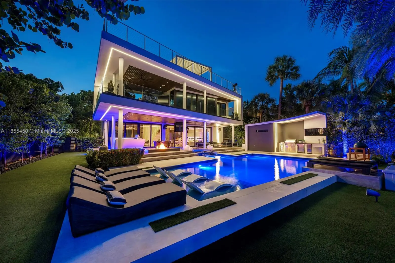 528 Lakeview Ct