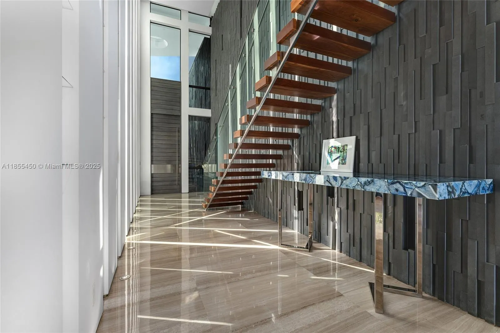 528 Lakeview Ct
