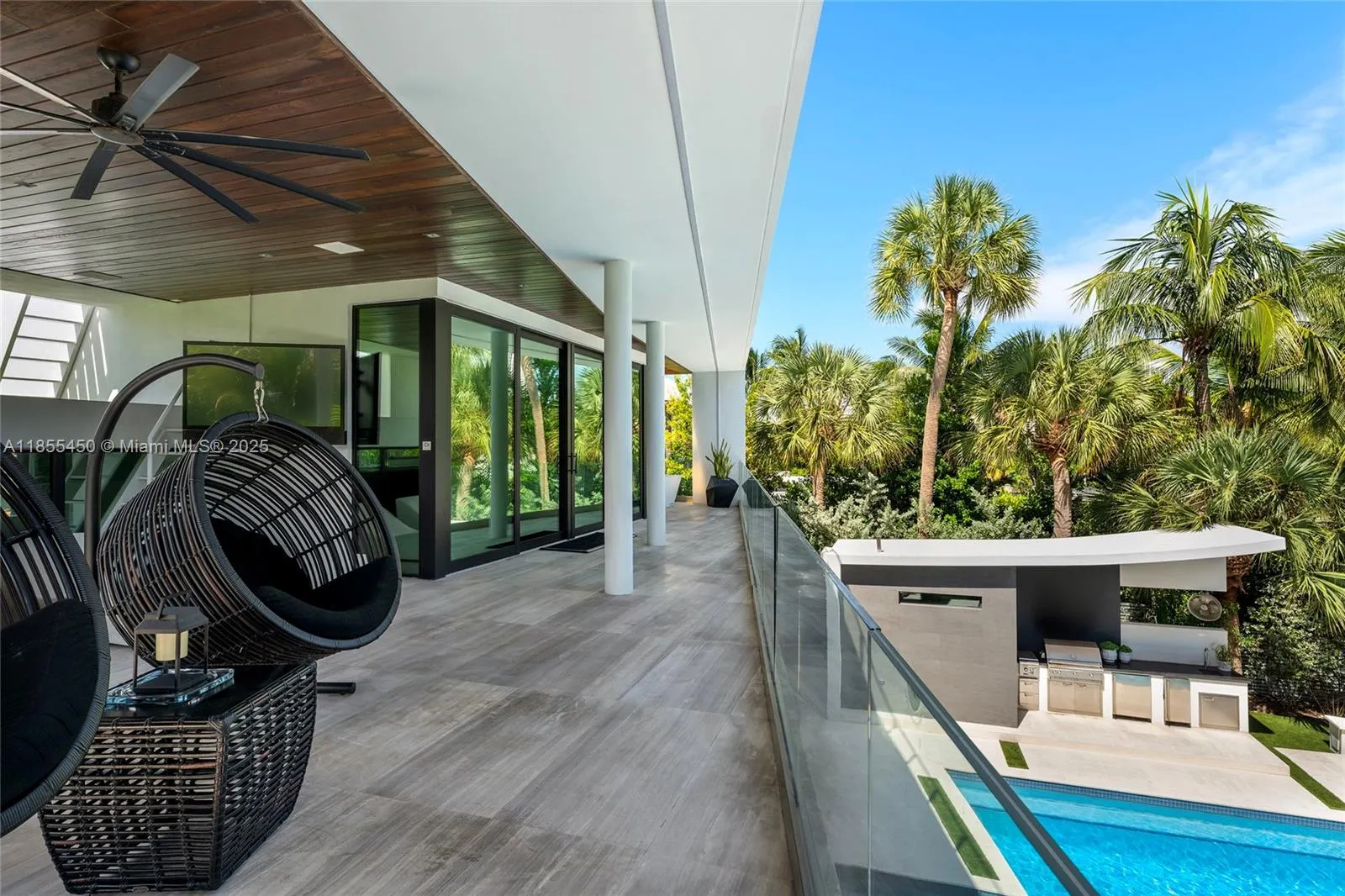 528 Lakeview Ct