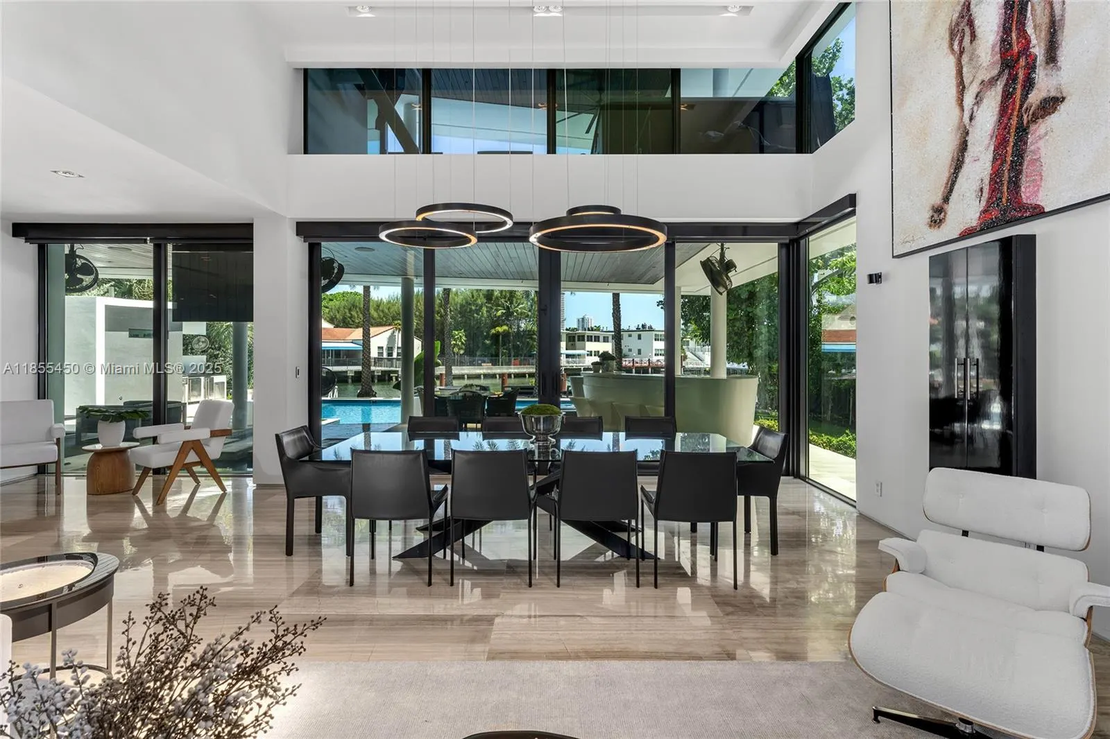 528 Lakeview Ct