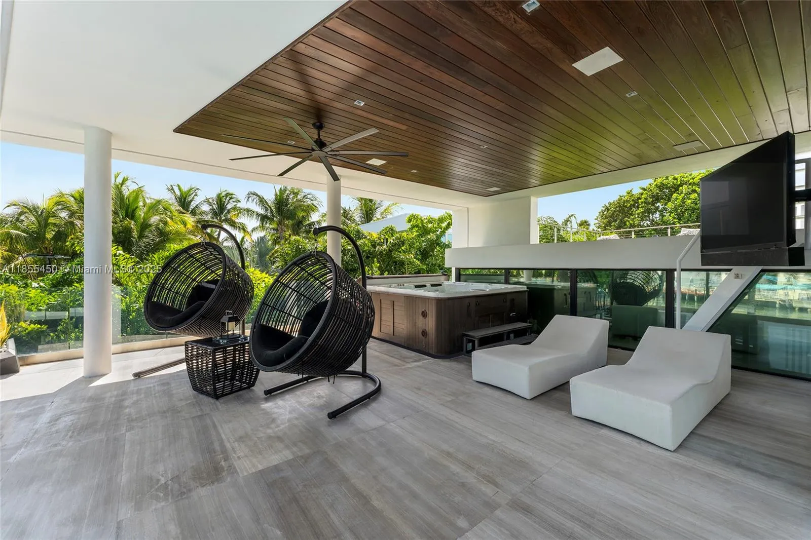 528 Lakeview Ct