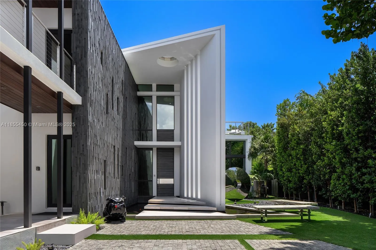 528 Lakeview Ct
