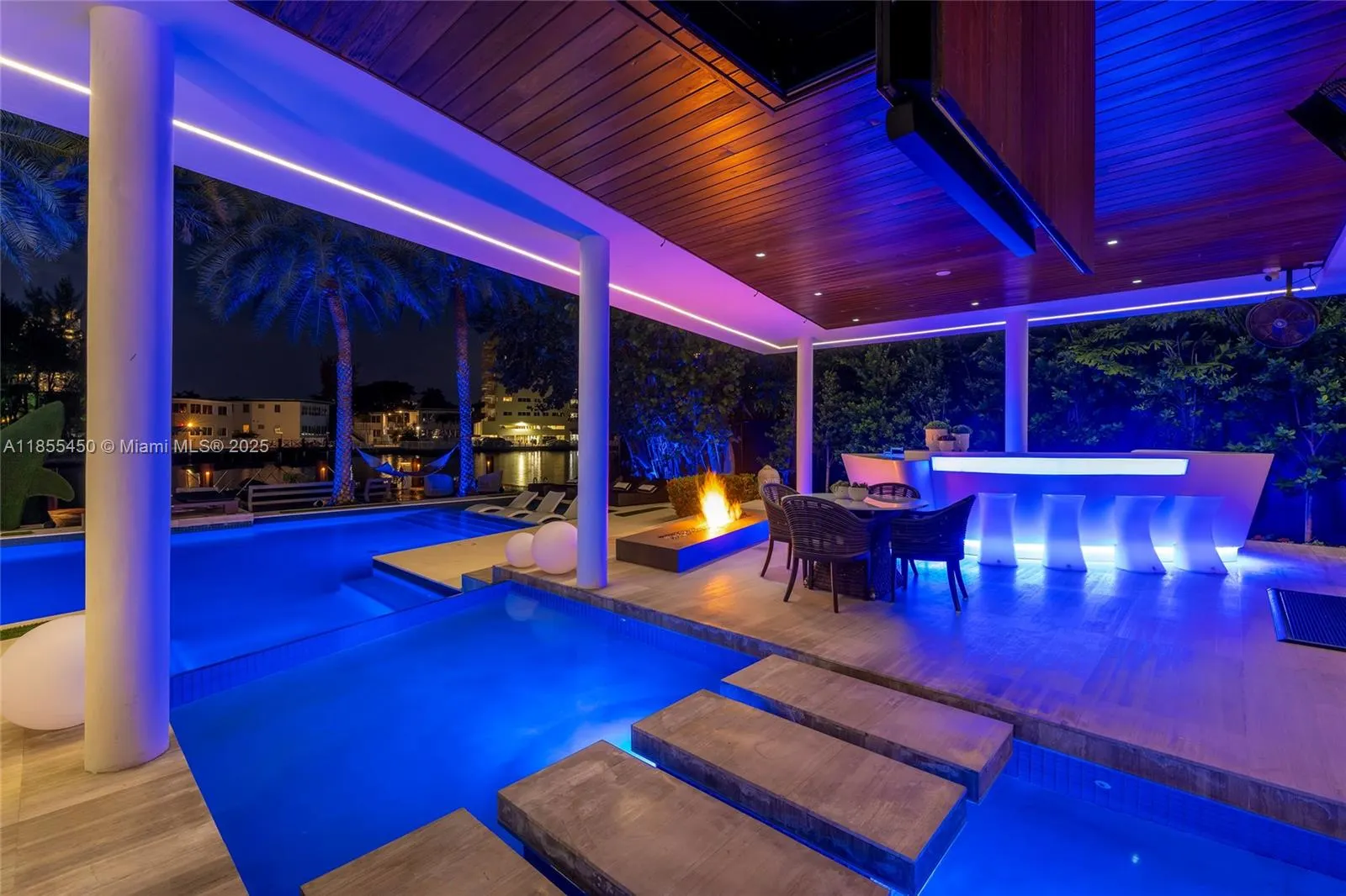 528 Lakeview Ct