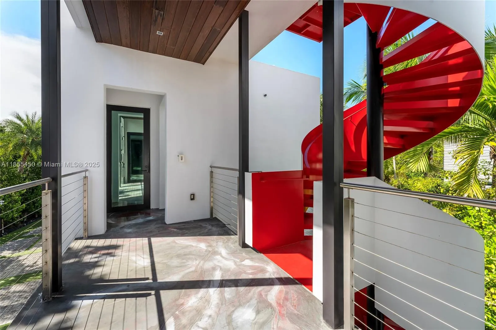 528 Lakeview Ct