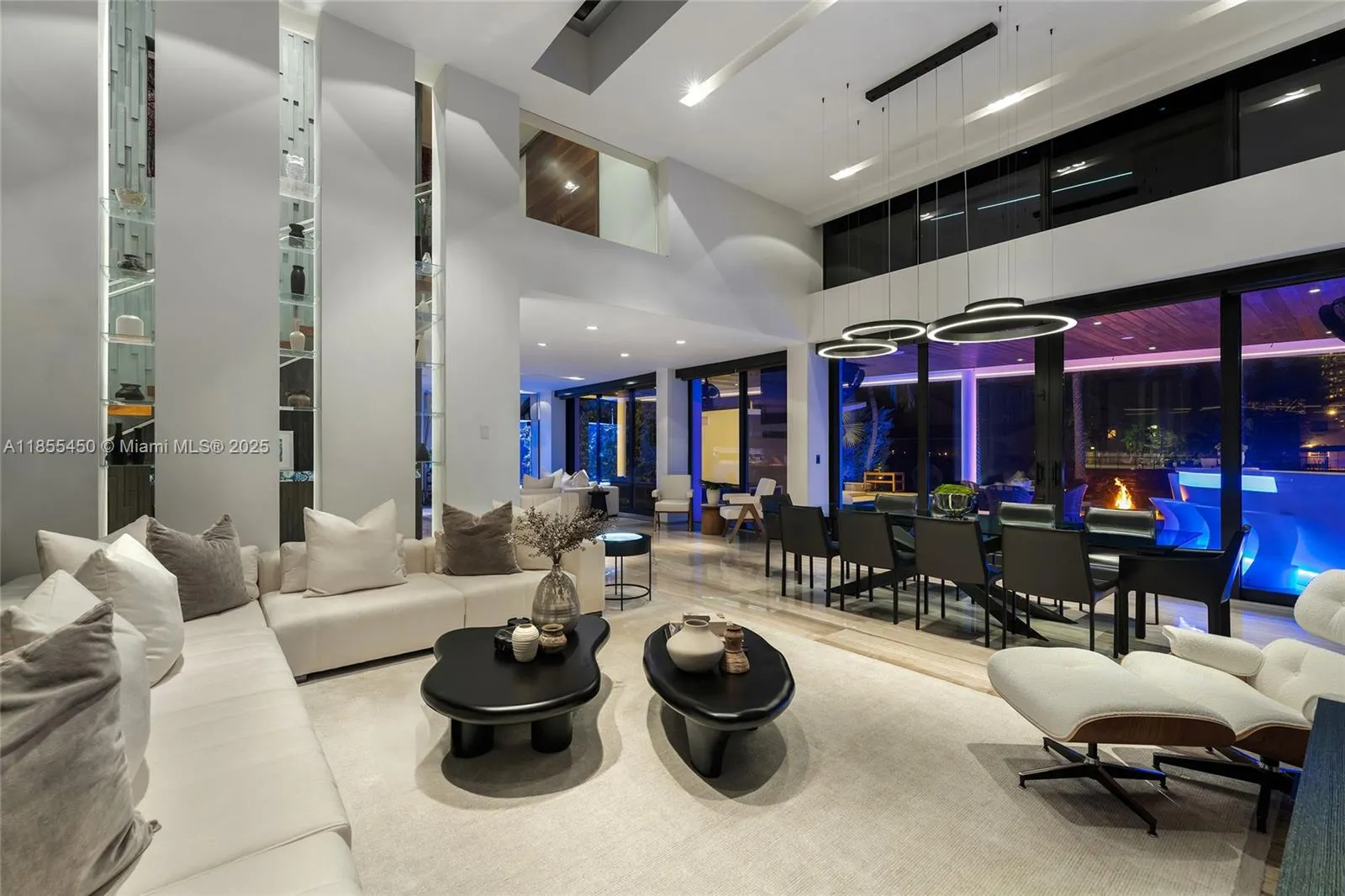 528 Lakeview Ct