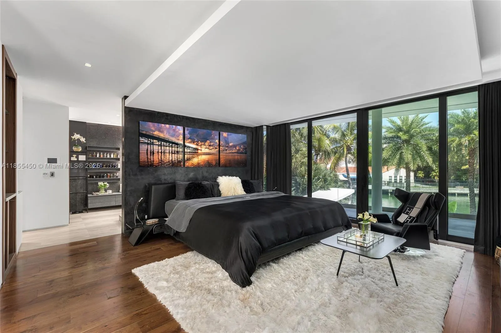 528 Lakeview Ct
