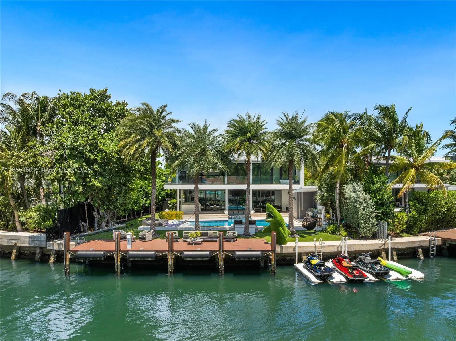 528 Lakeview Ct