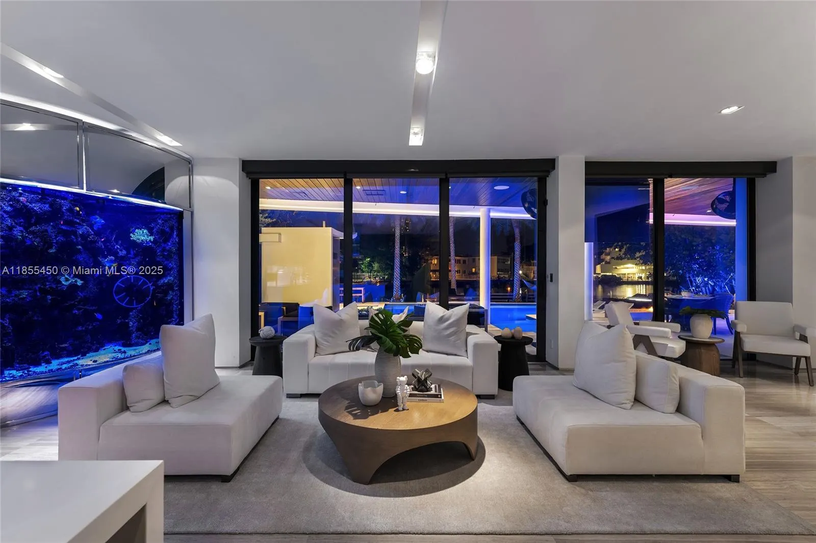 528 Lakeview Ct