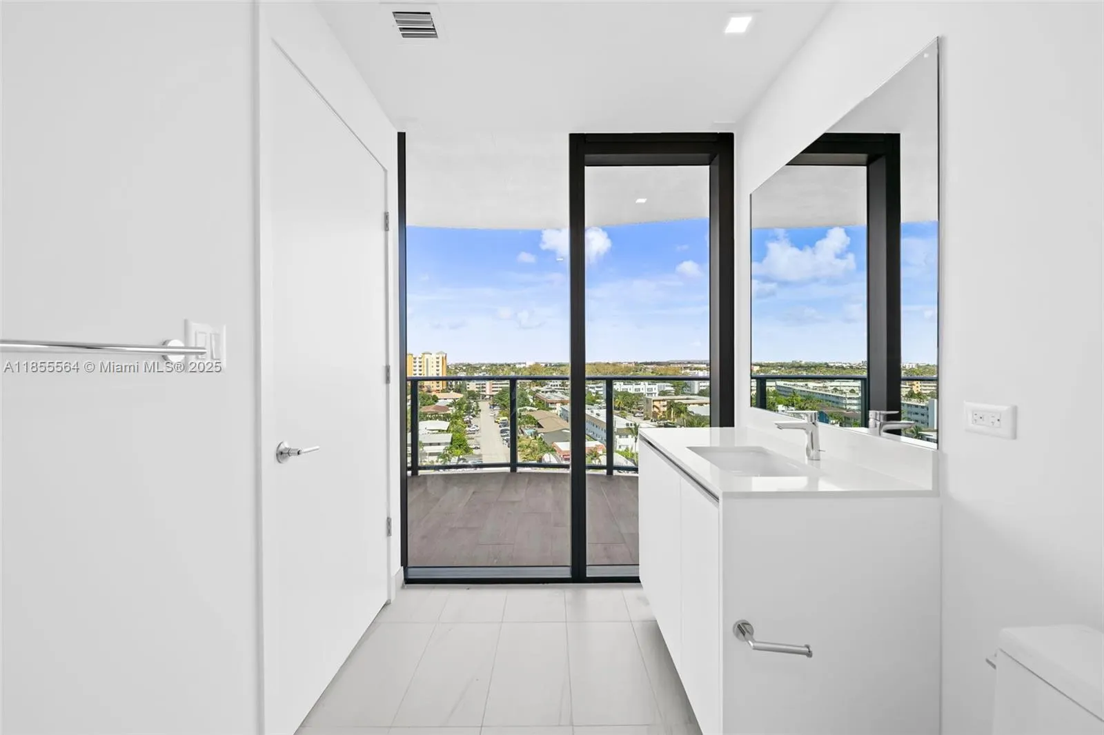 900 N Ocean Blvd, #801