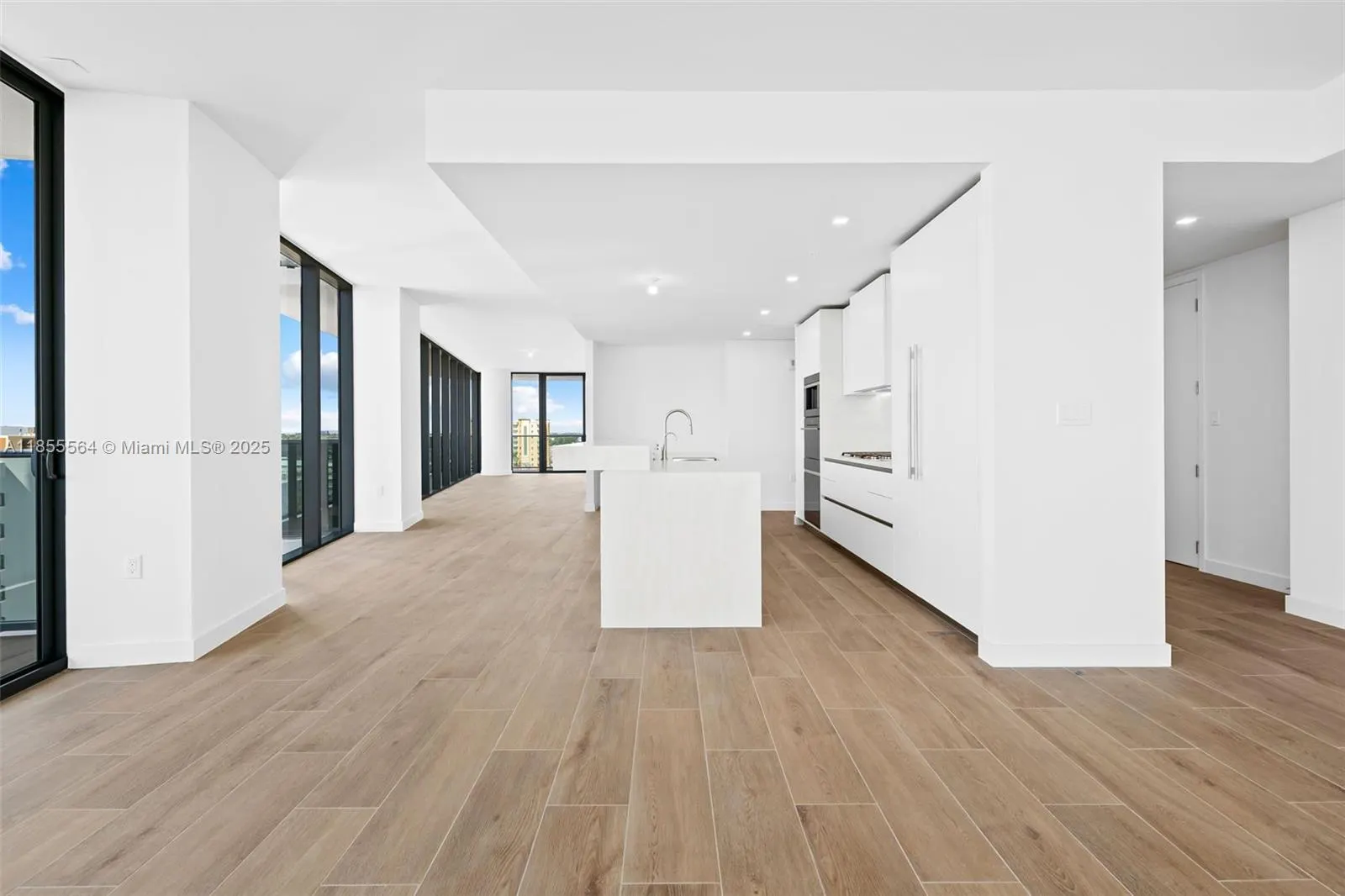 900 N Ocean Blvd, #801