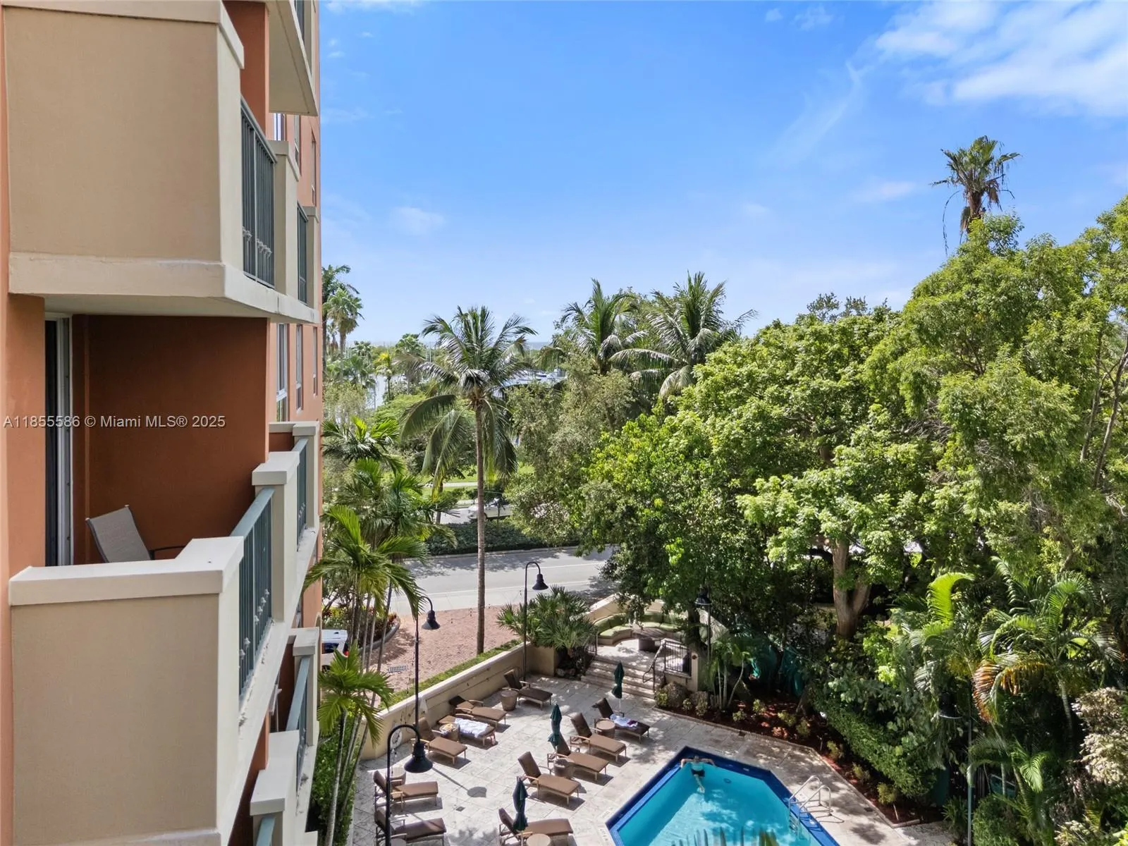 2951 S Bayshore Dr, #506