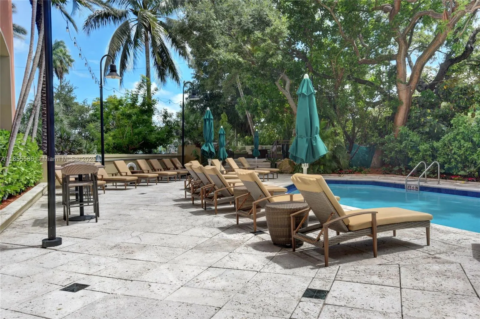 2951 S Bayshore Dr, #506