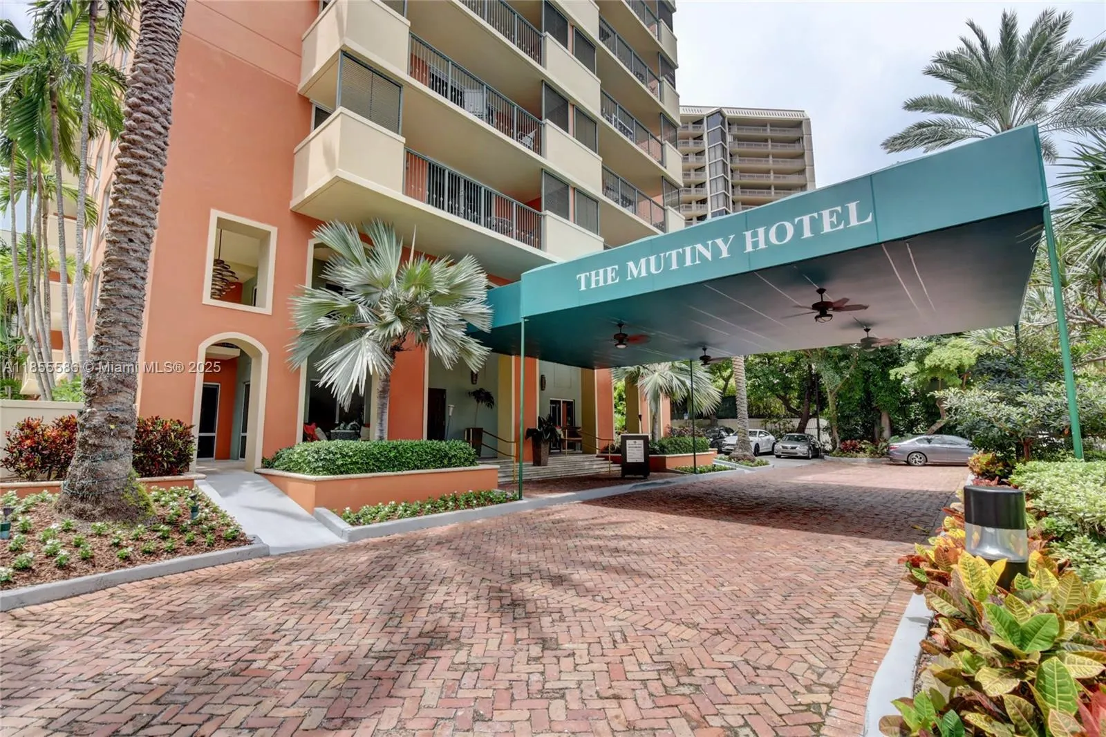 2951 S Bayshore Dr, #506