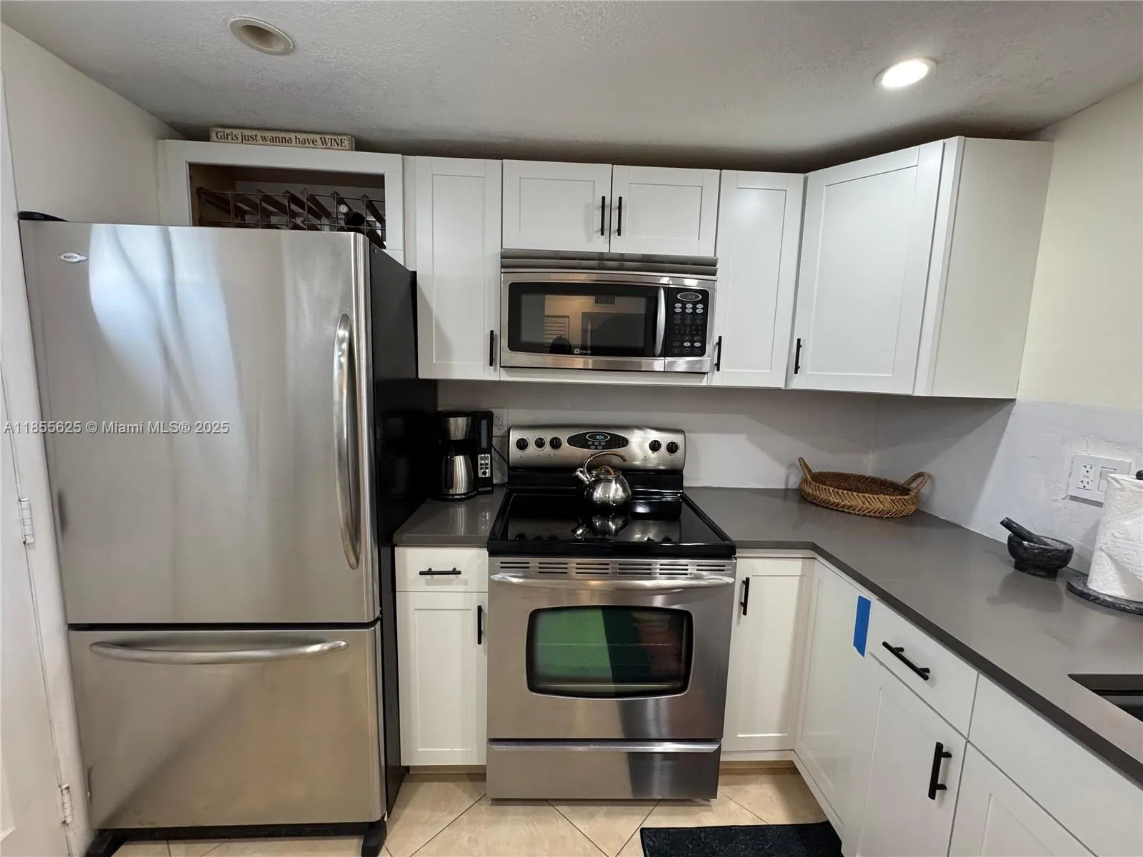 3750 NE 170th St, #302