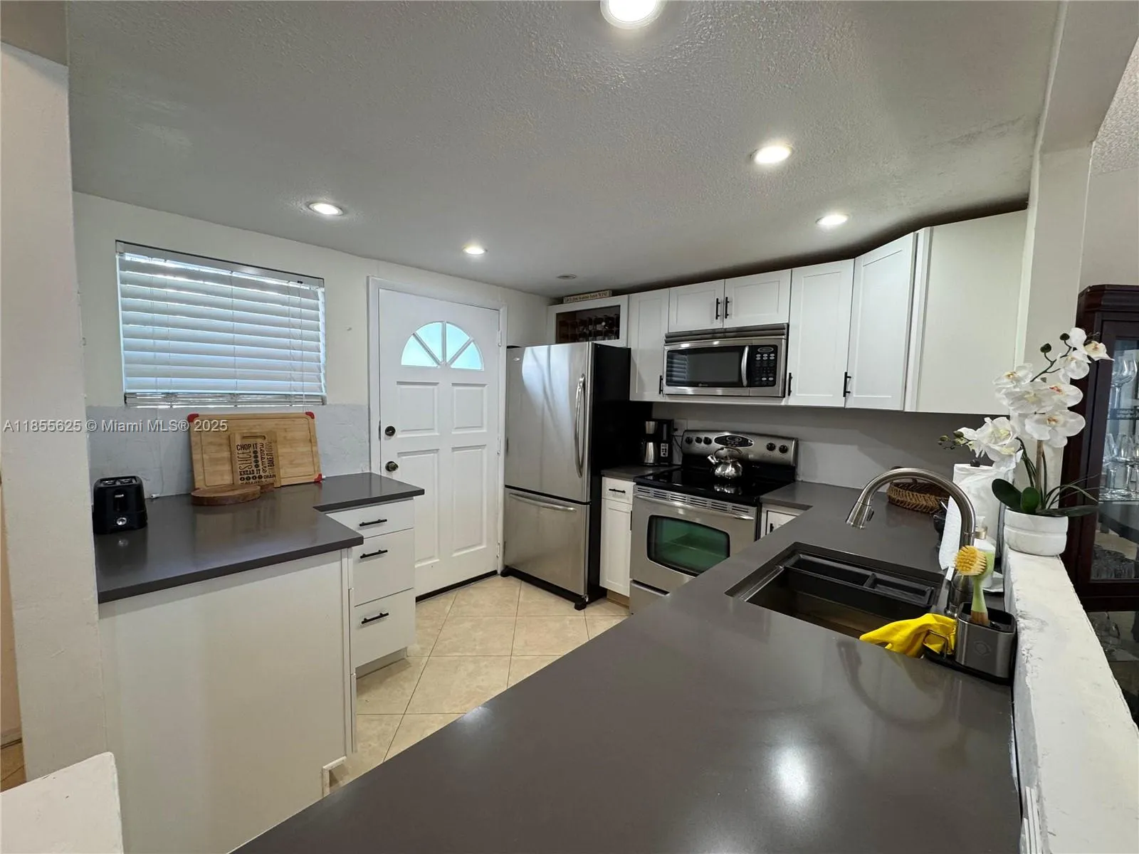 3750 NE 170th St, #302