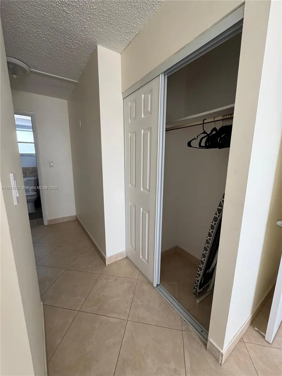 3750 NE 170th St, #302