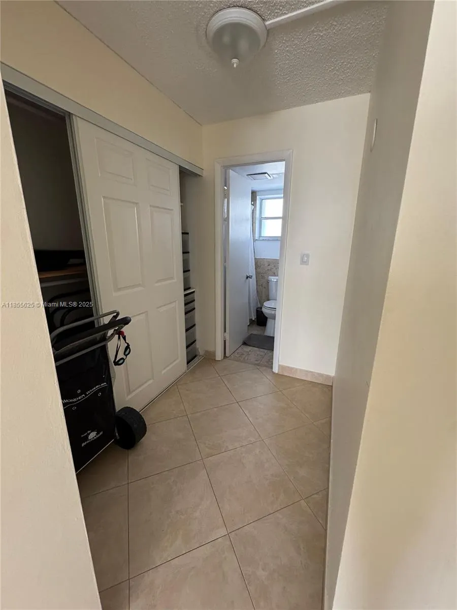 3750 NE 170th St, #302