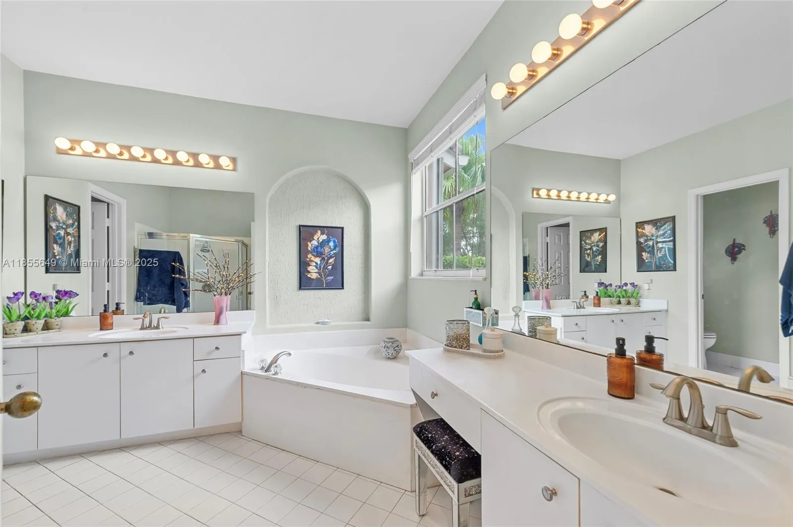 1487 Blue Jay Cir