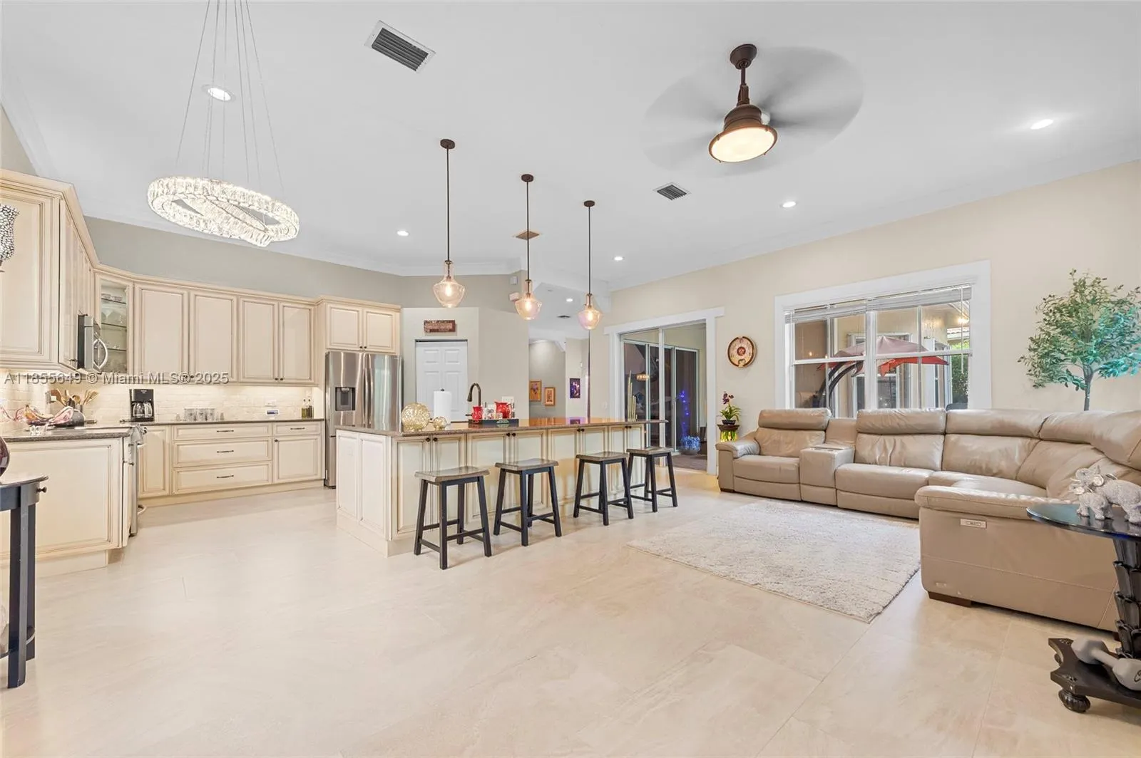 1487 Blue Jay Cir