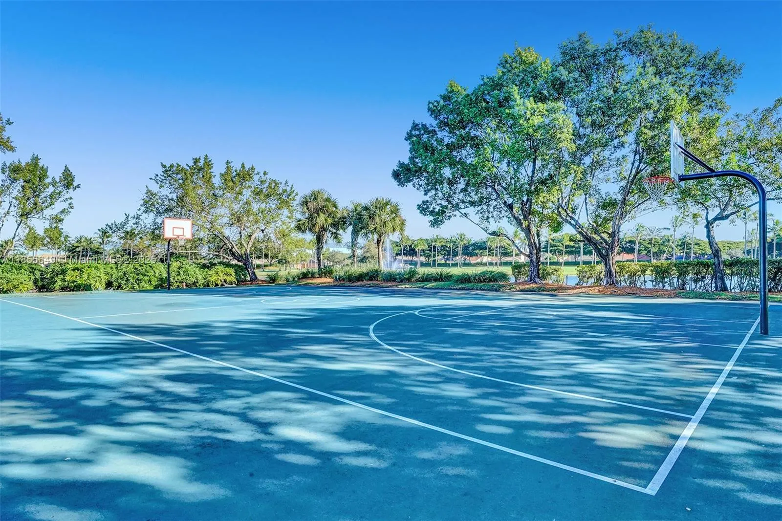 1487 Blue Jay Cir