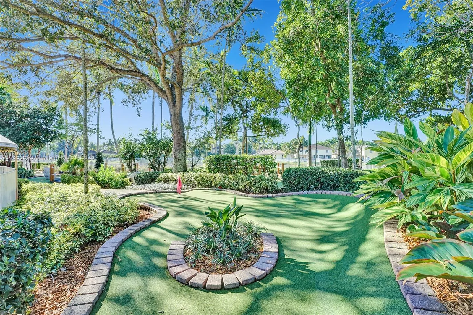1487 Blue Jay Cir