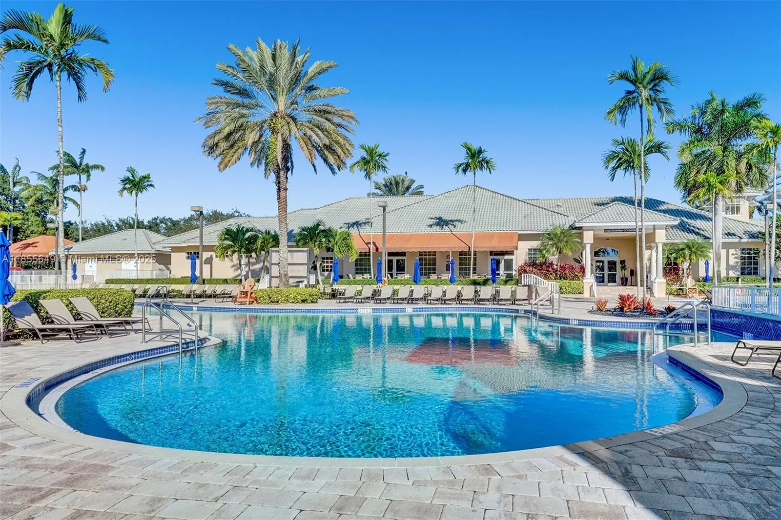 1487 Blue Jay Cir