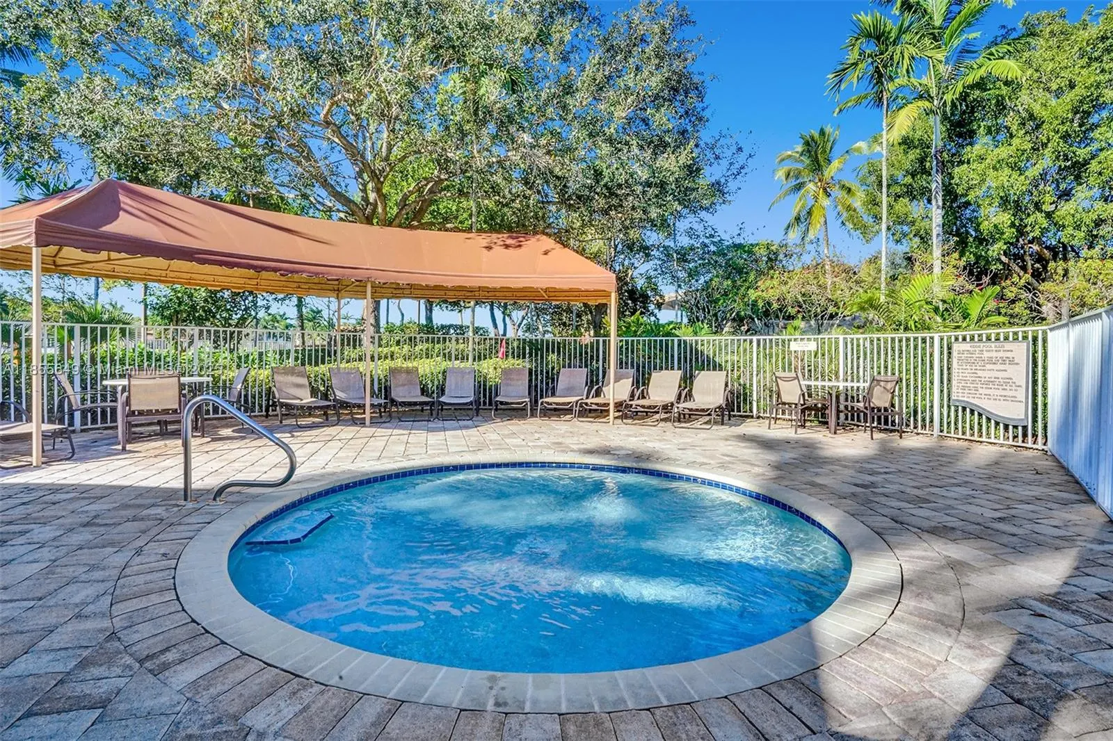 1487 Blue Jay Cir
