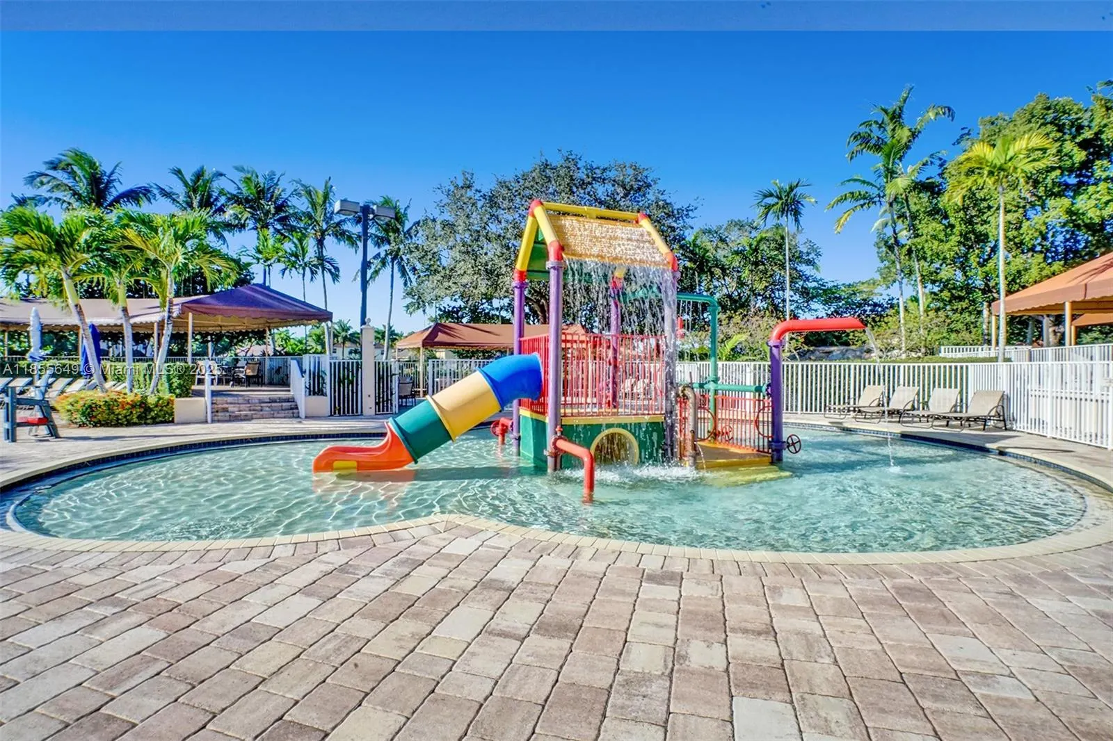 1487 Blue Jay Cir