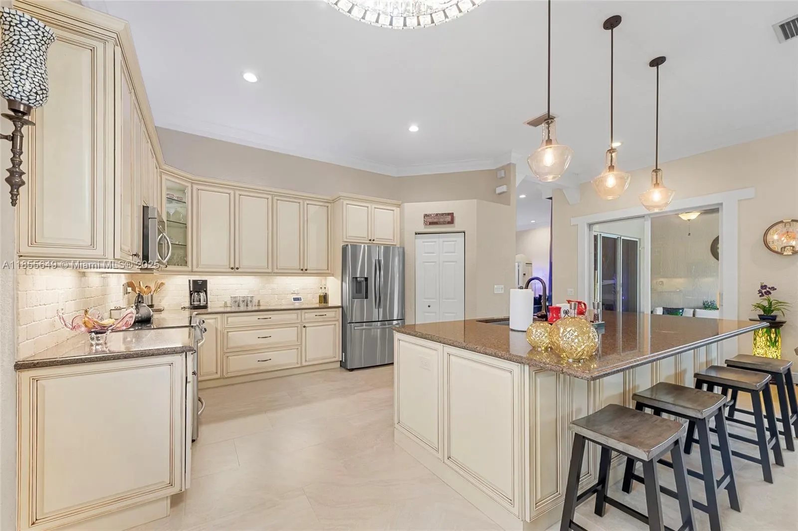 1487 Blue Jay Cir