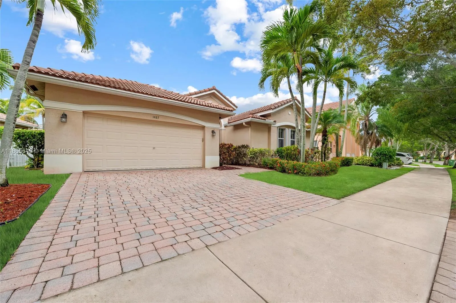 1487 Blue Jay Cir