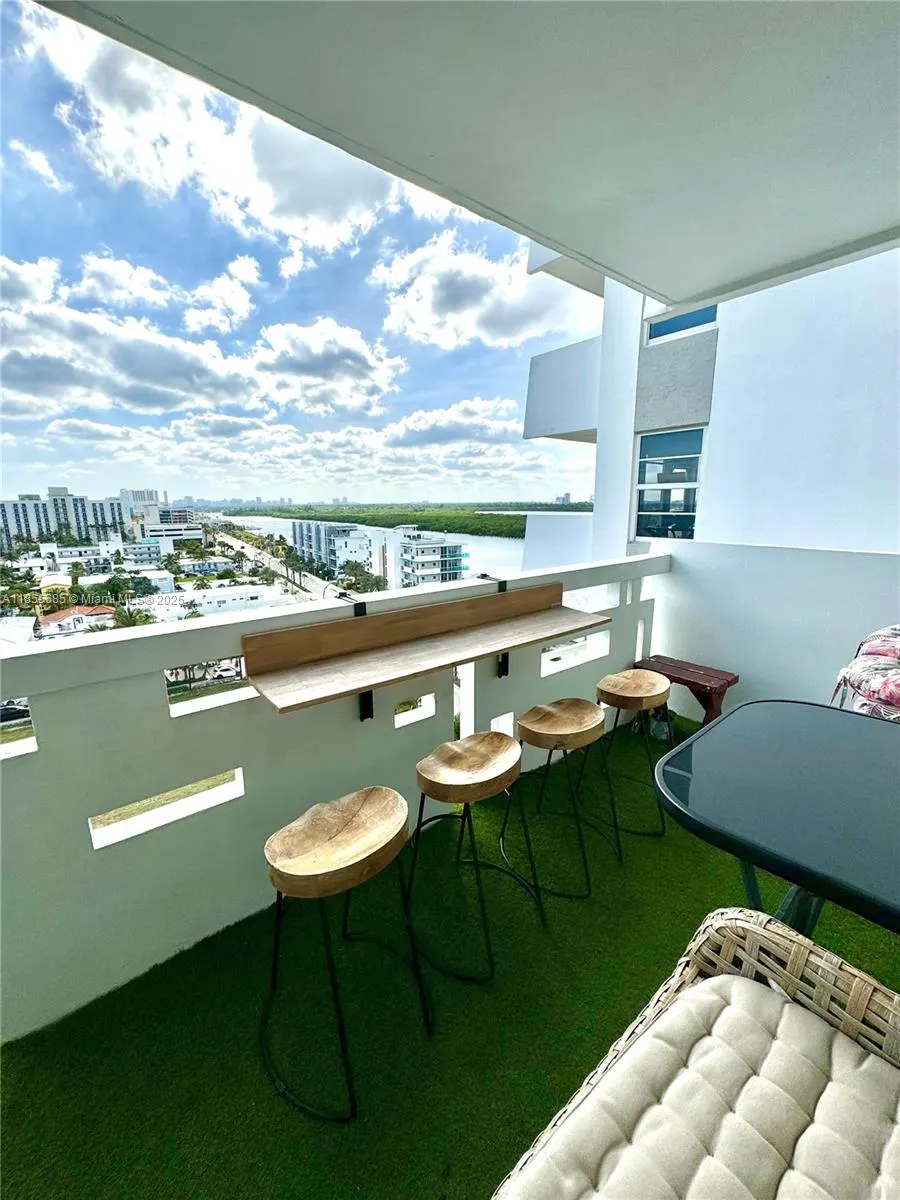 3111 N Ocean Dr, #1011