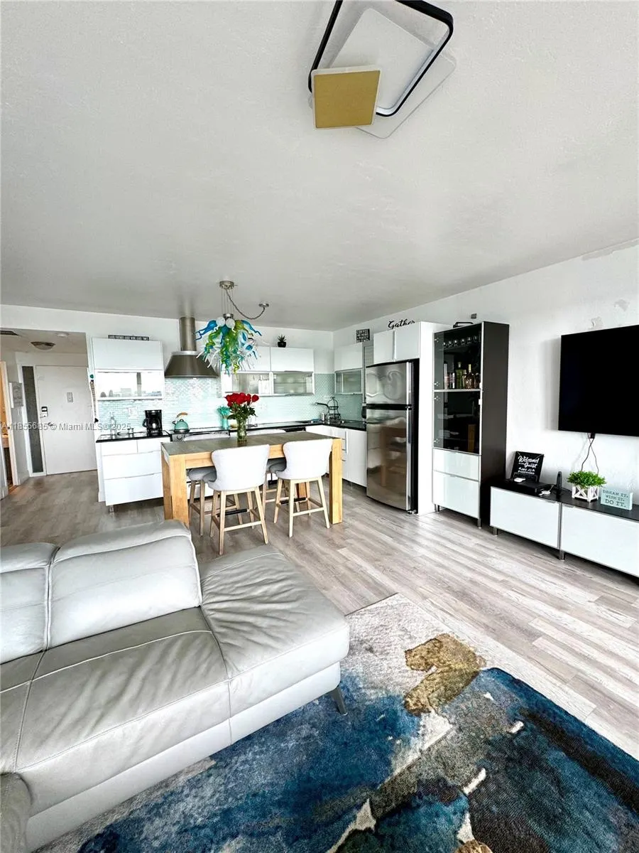 3111 N Ocean Dr, #1011
