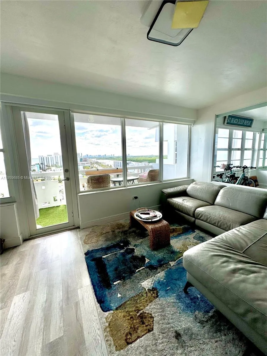 3111 N Ocean Dr, #1011