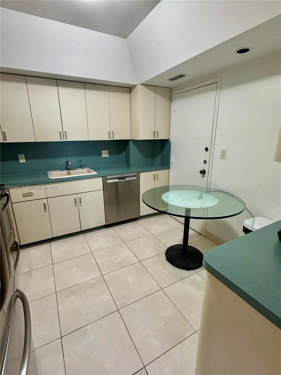 1980 S Ocean Dr, #22E