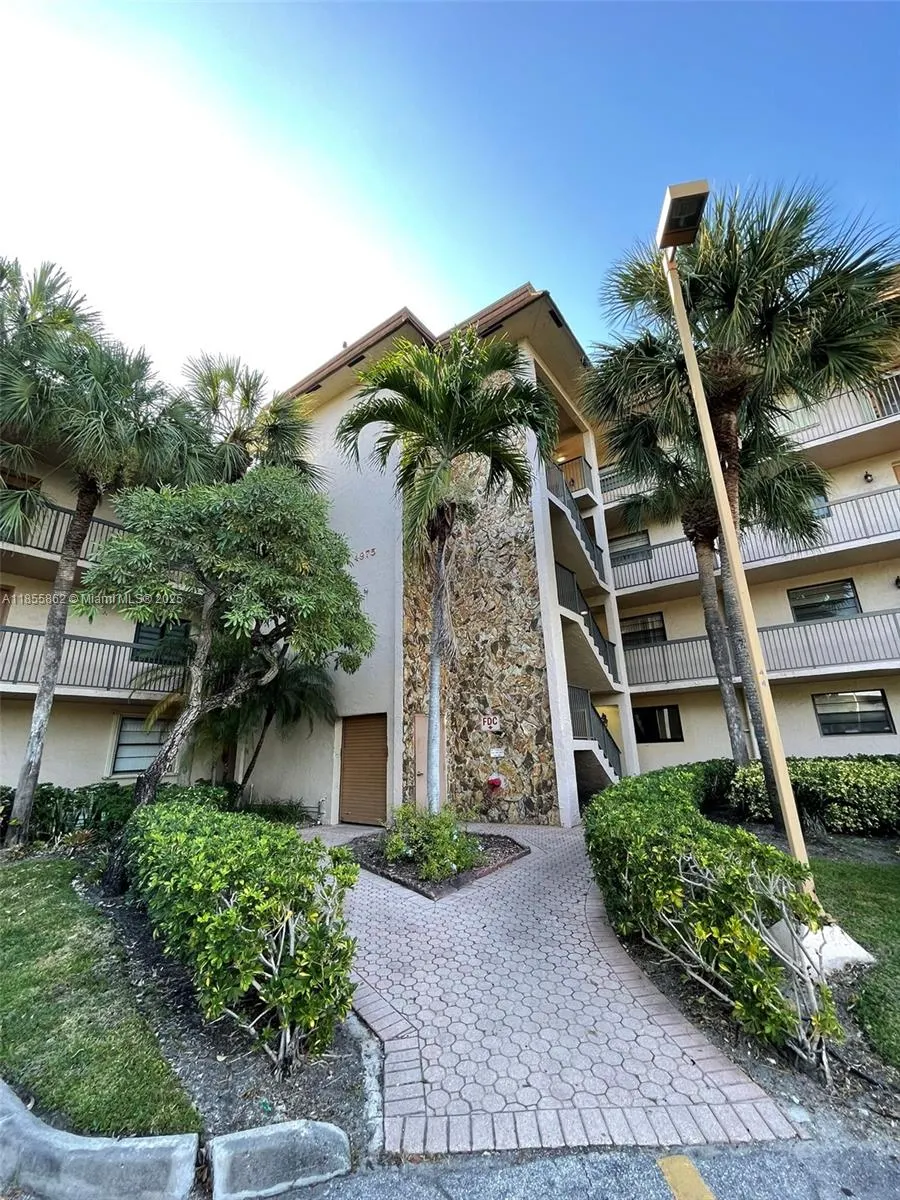 4975 E Sabal Palm Blvd, #208