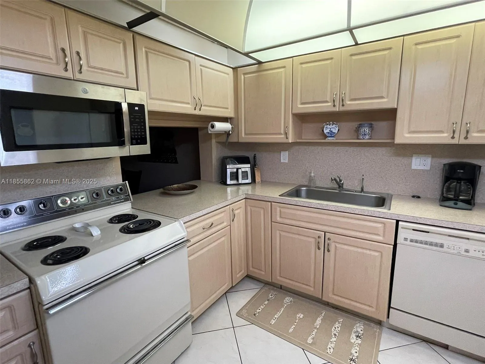 4975 E Sabal Palm Blvd, #208