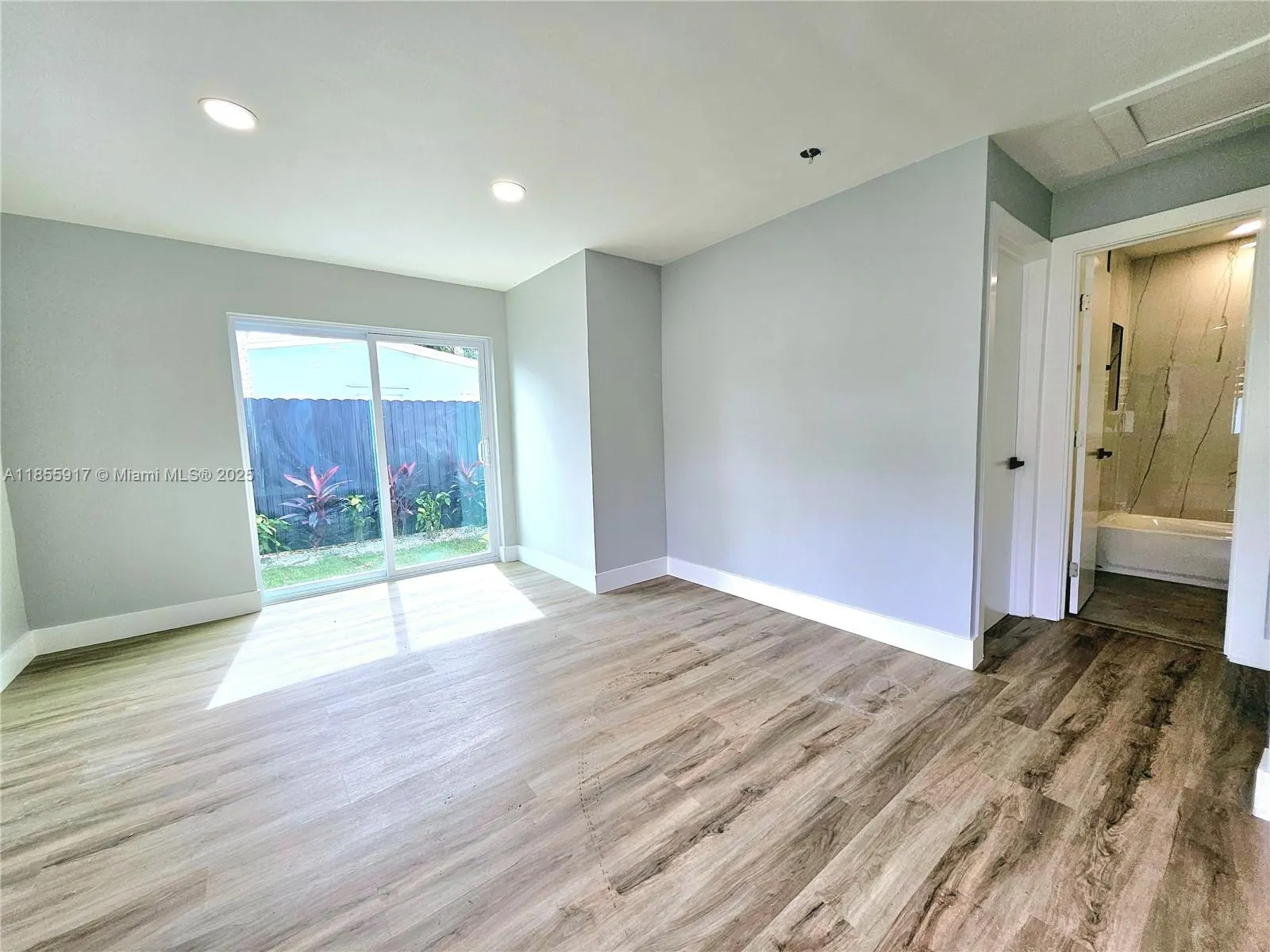 2865 NE 13th Ave