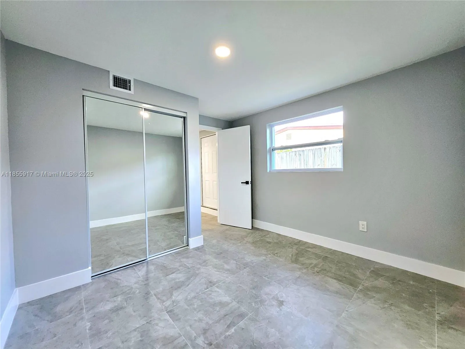 2865 NE 13th Ave