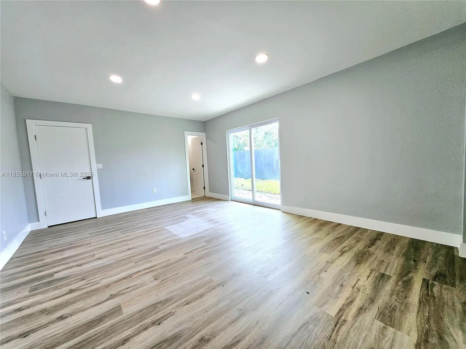 2865 NE 13th Ave