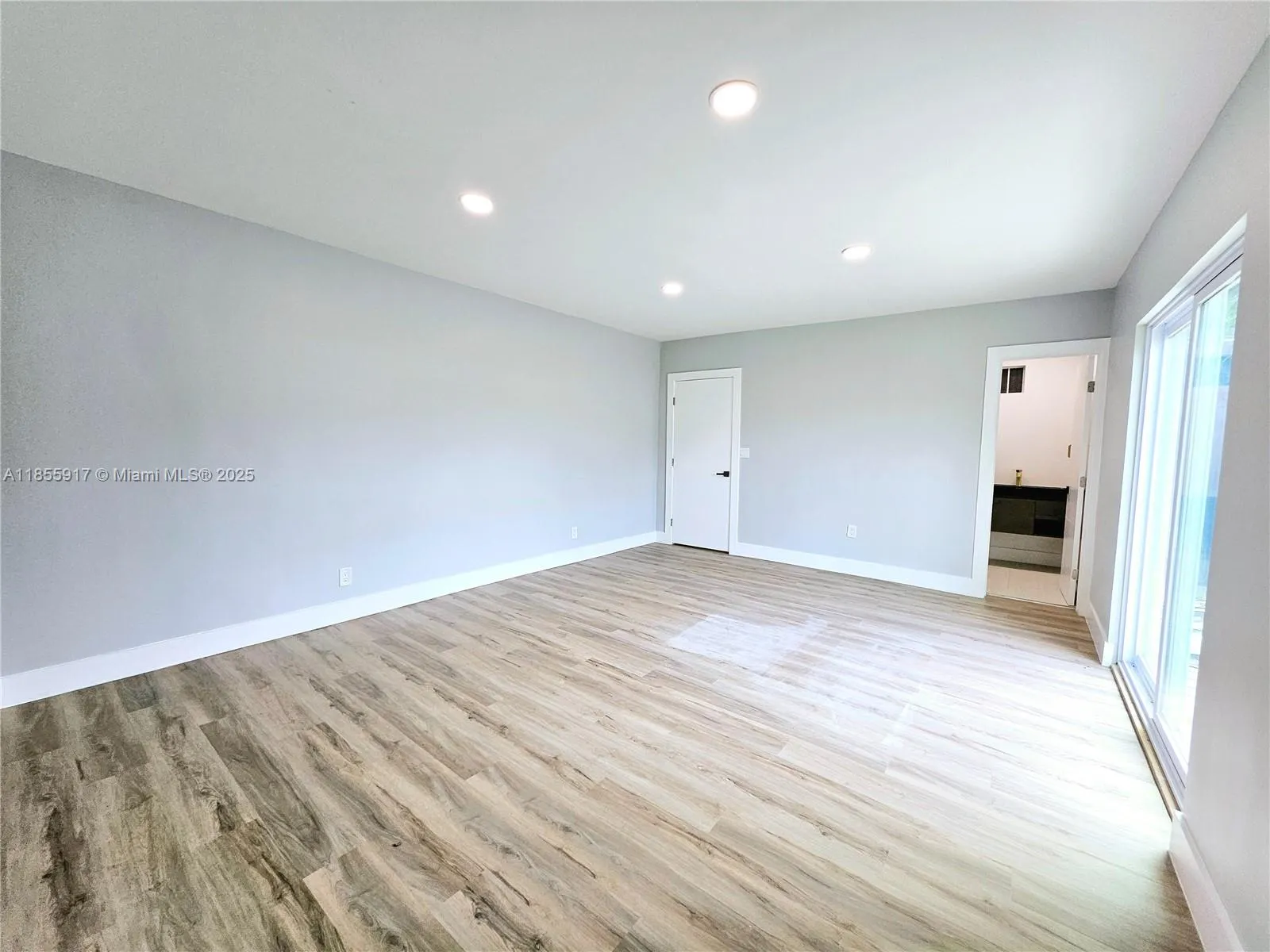 2865 NE 13th Ave