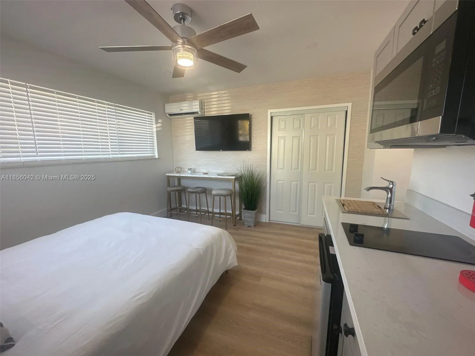 2710 N Ocean Dr, #12 Units
