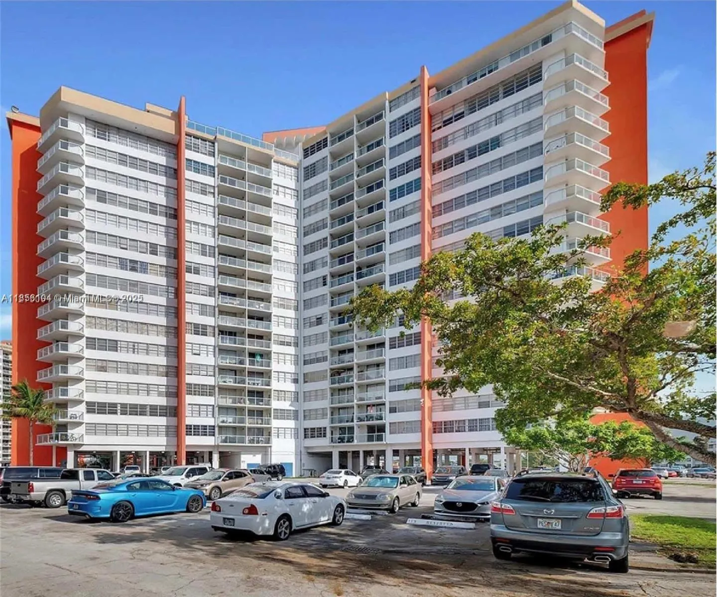 1351 NE Miami Gardens Dr, #1601E