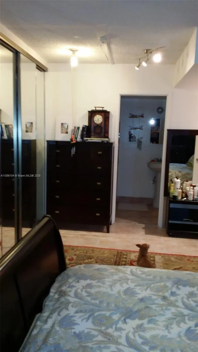 1351 NE Miami Gardens Dr, #1601E