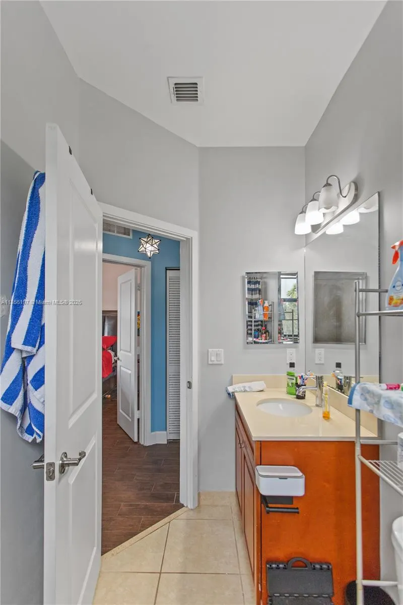 4638 NW 59th St