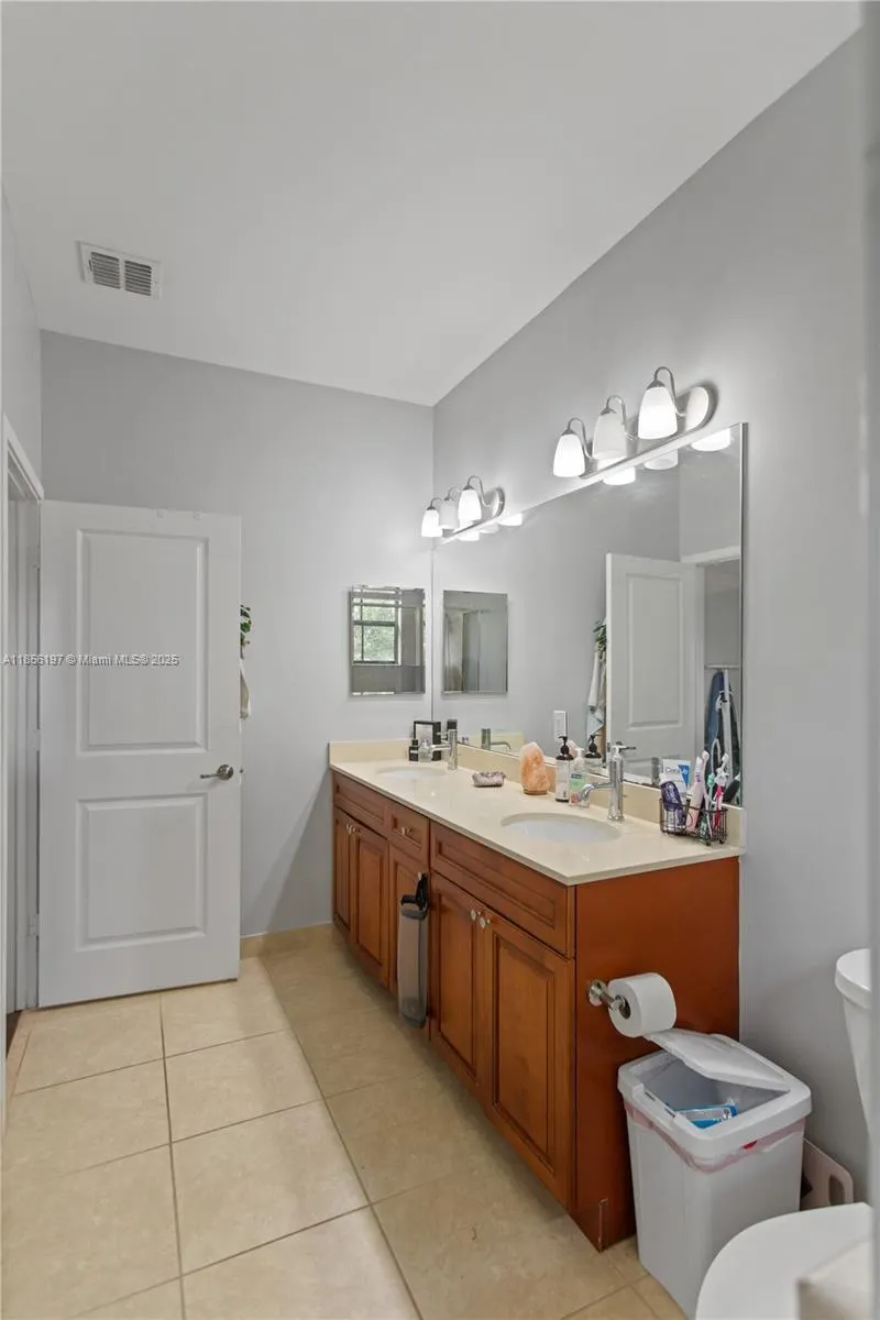 4638 NW 59th St