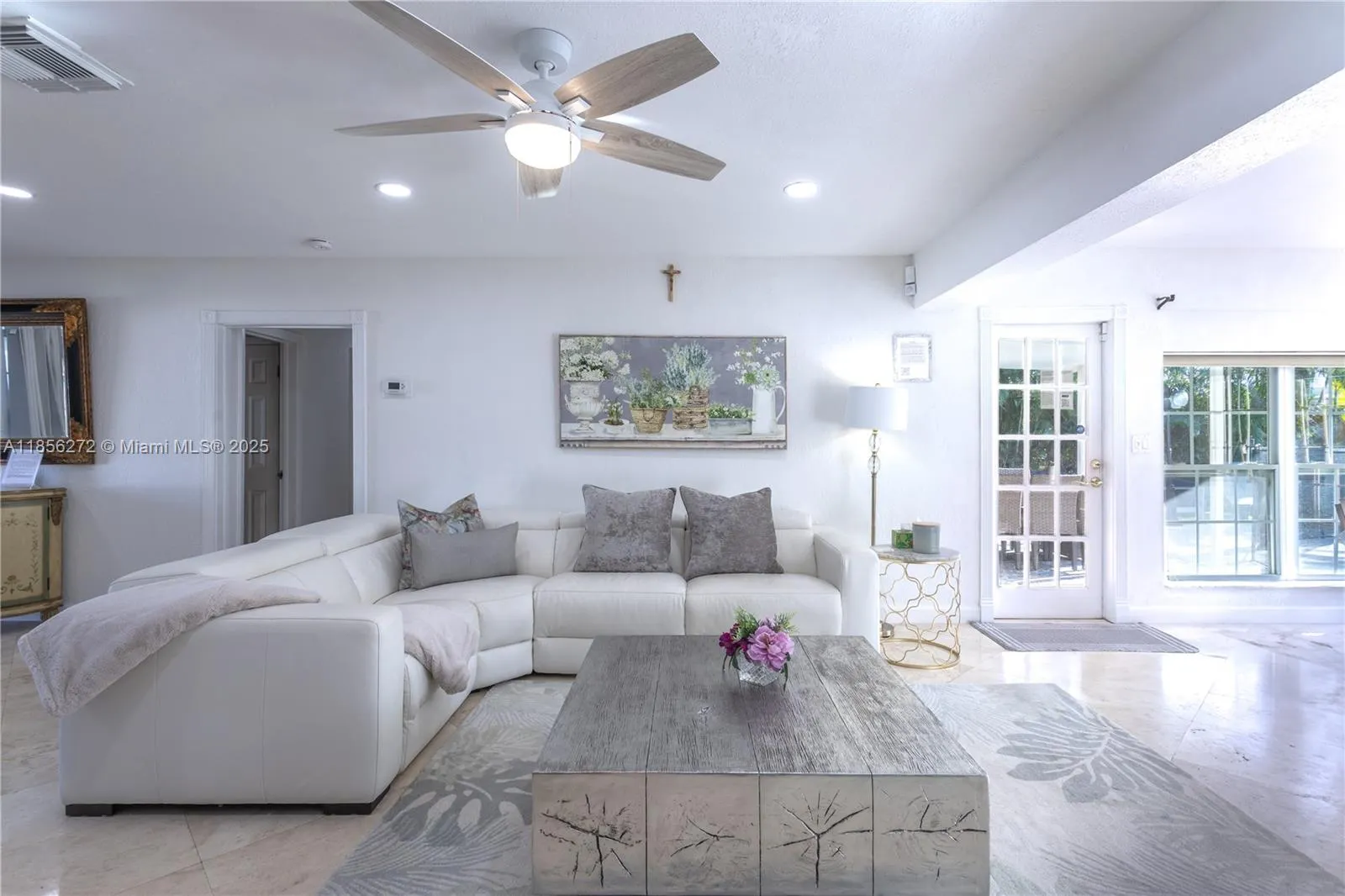 743 SE 10th Ter